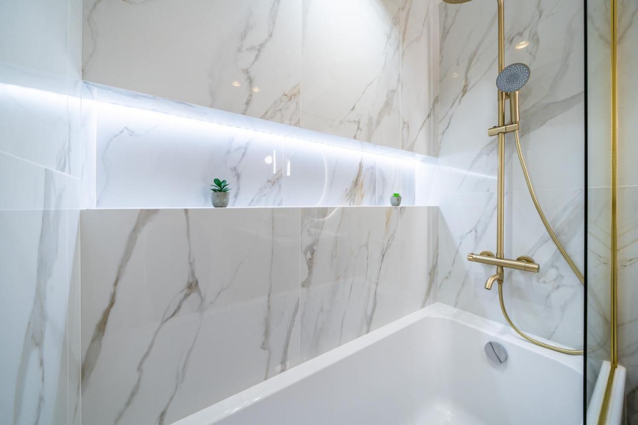 Luxueux - Vue - Parking - Az Appartement *